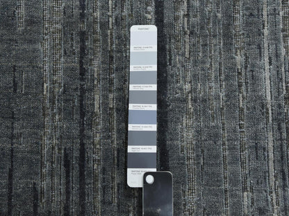 Modern / Contemporary hand-knotted wool/silk rug in Gray, 10' x 14' — SKU O075257 (view 8)