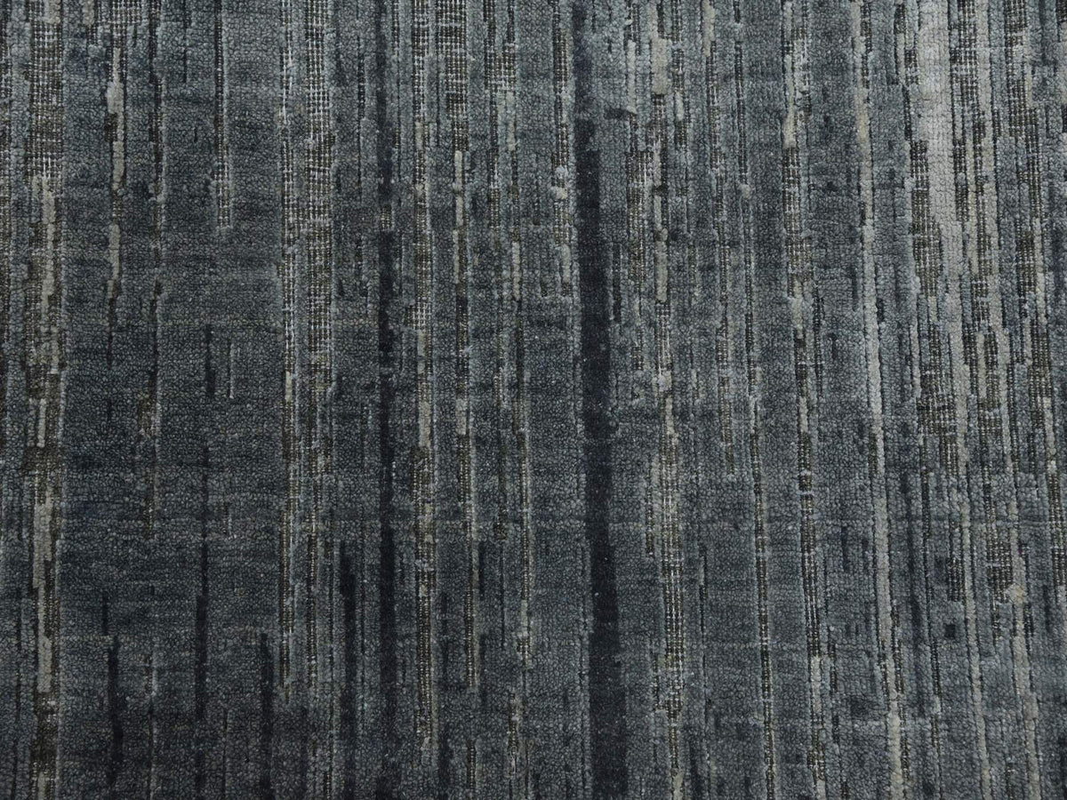 Modern / Contemporary hand-knotted wool/silk rug in Gray, 10' x 14' — SKU O075257 (view 9)