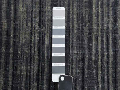 Modern / Contemporary hand-knotted wool runner in Gray, 2'6" x 12'6" — SKU O075260 (view 4)