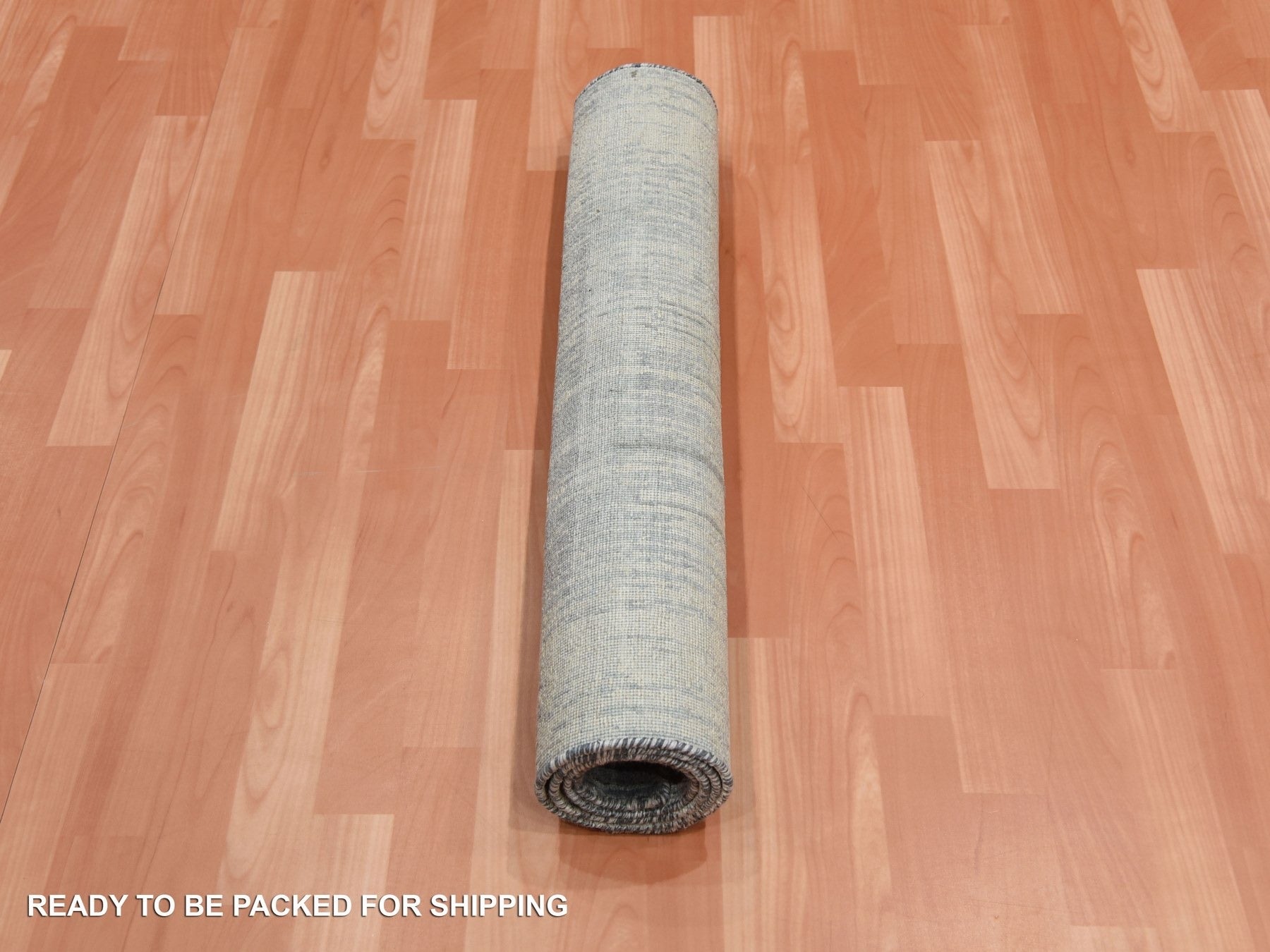 Modern / Contemporary hand-knotted wool/silk rug in Gray, 3' x 5'3" — SKU O075261 (view 5)