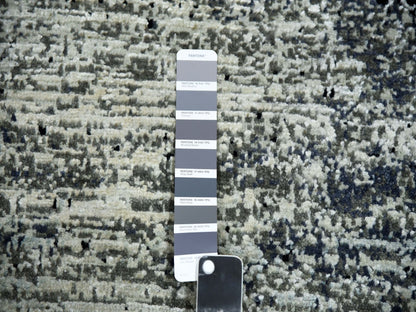 Black 6'0" x 6'1" Modern and Contemporary Hand knotted Wool/Silk Rug - Sku: O075284