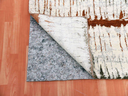 Modern / Contemporary hand-knotted wool/silk rug in Orange, 8'10" x 11'10" — SKU O075295 (view 4)