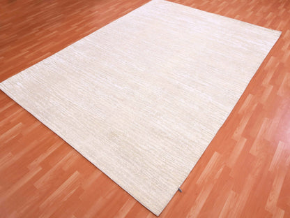 Modern / Contemporary hand-knotted wool/silk rug in Ivory, 8'10" x 11'10" — SKU O075298 (view 3)