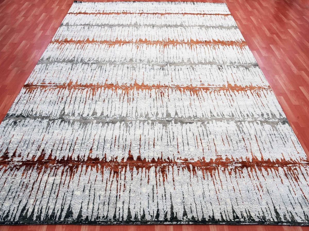 Modern / Contemporary hand-knotted wool/silk rug in Gray, 10'2" x 13'11" — SKU O075299 (view 3)