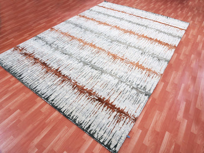 Modern / Contemporary hand-knotted wool/silk rug in Gray, 10'2" x 13'11" — SKU O075299 (view 4)