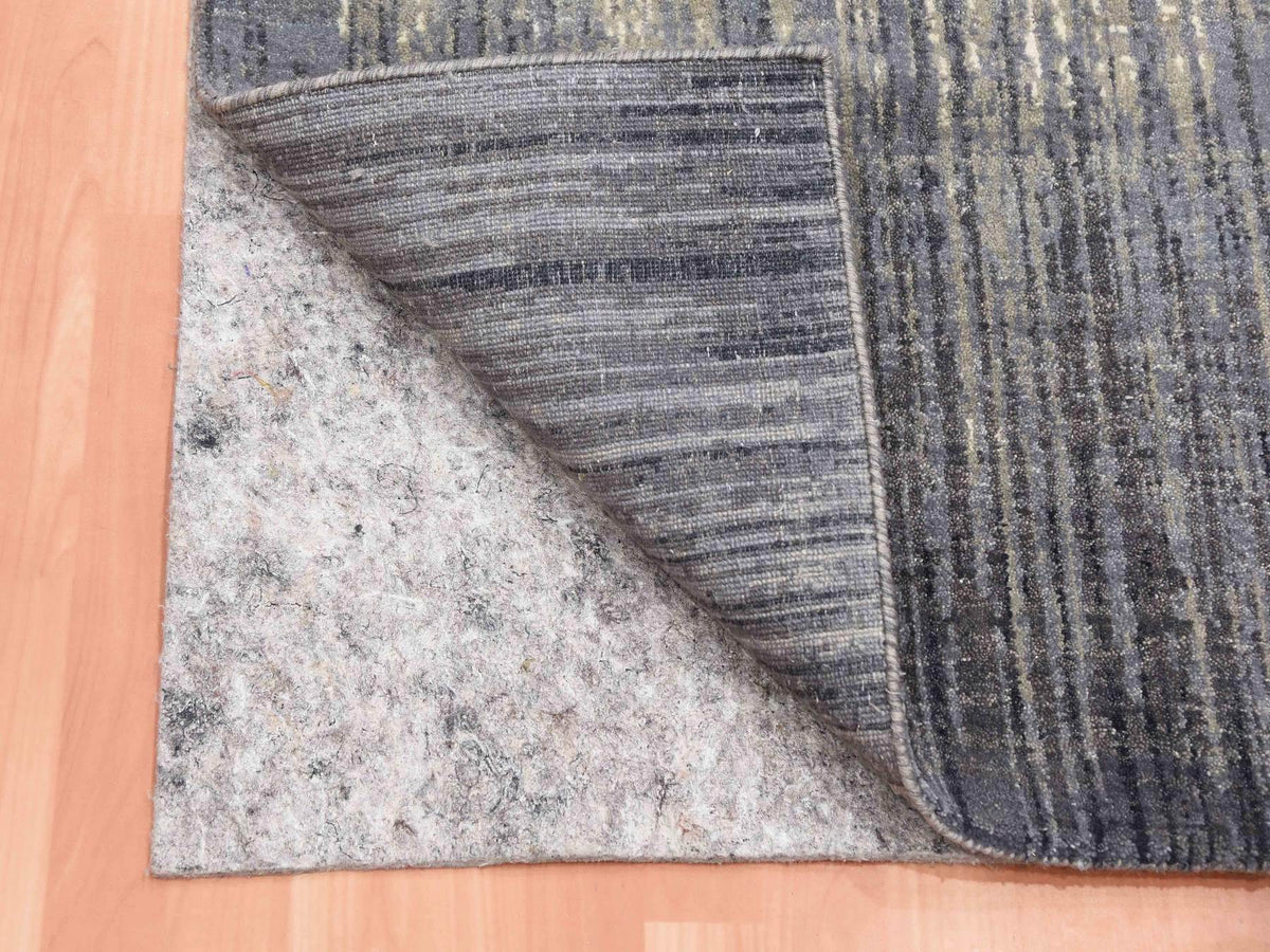 Modern / Contemporary hand-knotted wool runner in Gray, 2'6" x 6'3" — SKU O075308 (view 3)