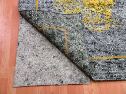Fine Oriental hand-knotted wool/silk rug in Gray, 8' x 10'3" — SKU O075315 (view 4)