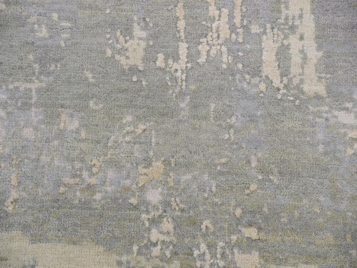 Modern / Contemporary hand-knotted wool/silk rug in Gray, 10'0" x 14'1", SKU O075334