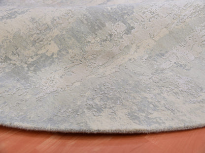 Grey 8'2" x 8'2" Modern / Contemporary Hand knotted Wool/Silk Rug - Sku: O075345