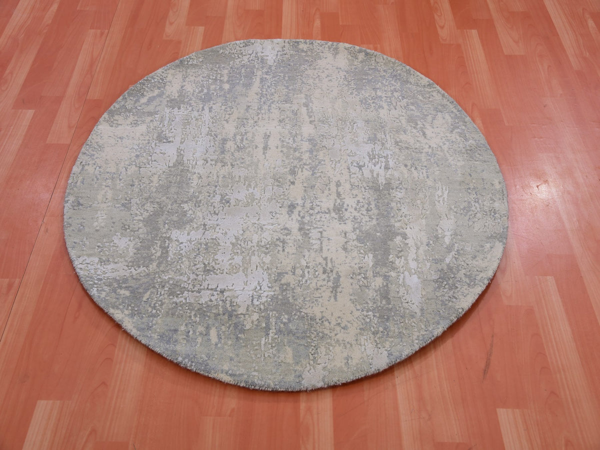 Modern / Contemporary hand-knotted wool/silk rug in Gray, 4'0" x 4'0", SKU O075349