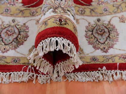 Red 7'10" x 7'11" Traditional Hand knotted Wool Rug - Sku: O075354