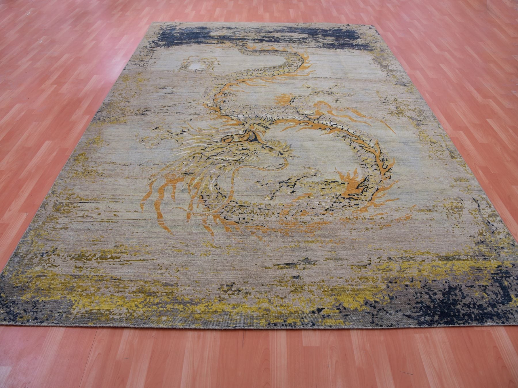 Traditional hand-knotted wool rug in Beige, 8'11" x 12'2", SKU O075414