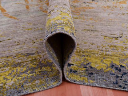 Traditional hand-knotted wool rug in Beige, 8'11" x 12'2", SKU O075414
