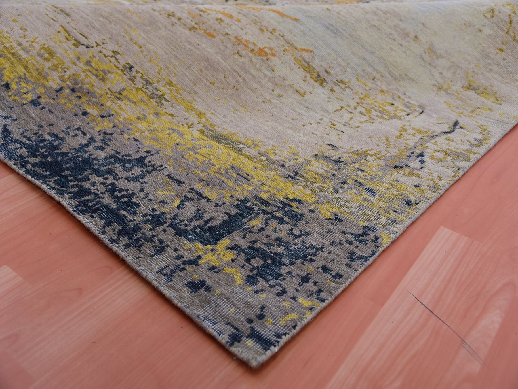 Traditional hand-knotted wool rug in Beige, 8'11" x 12'2", SKU O075414