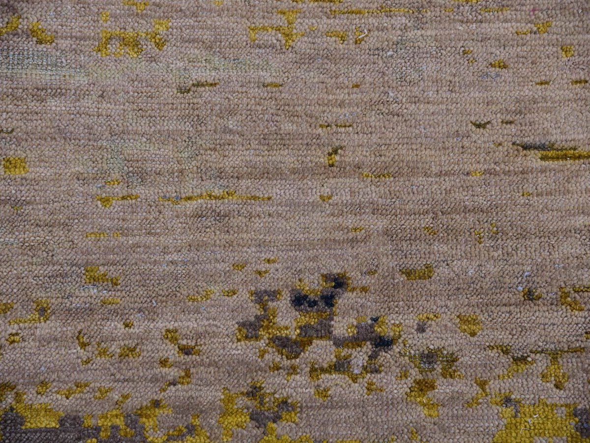 Traditional hand-knotted wool rug in Beige, 8'11" x 12'2", SKU O075414