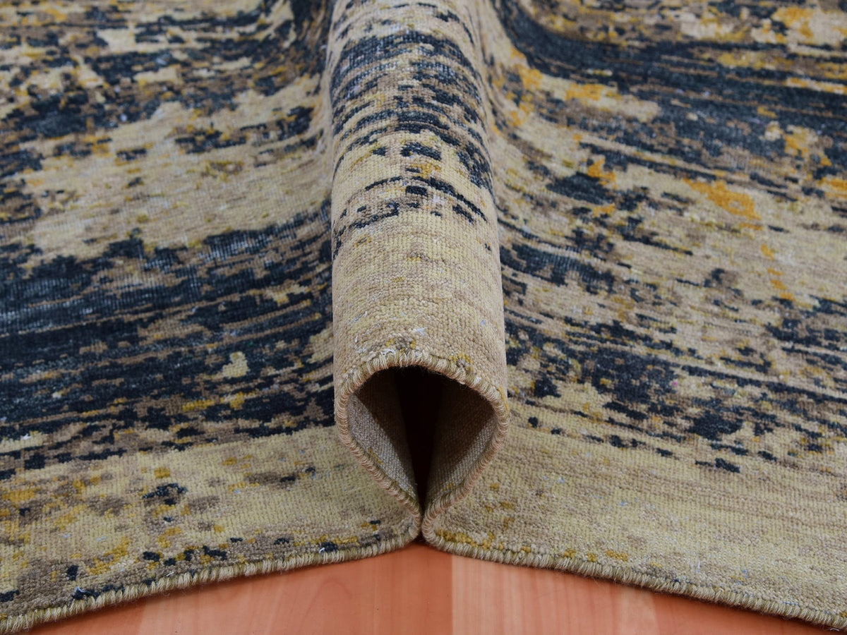 Traditional hand-knotted wool rug in Beige, 7'11" x 10'4", SKU O075435