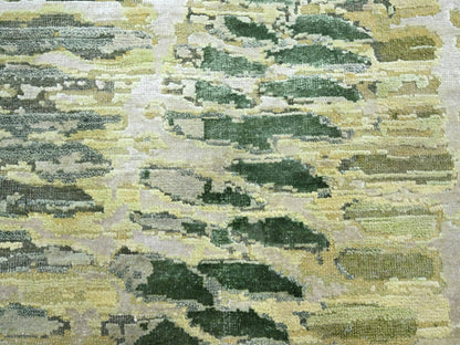 Modern / Contemporary hand-knotted silk rug in Green, 6'1" x 9'3", SKU O075476