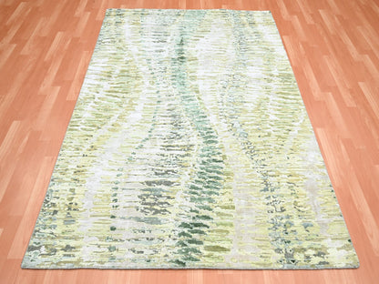 Modern / Contemporary hand-knotted silk rug in Green, 5'1" x 7'3", SKU O075477