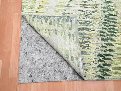 Modern / Contemporary hand-knotted silk rug in Green, 5'1" x 7'3", SKU O075477