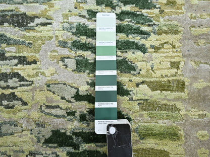 Modern / Contemporary hand-knotted silk rug in Green, 5'1" x 7'3", SKU O075477