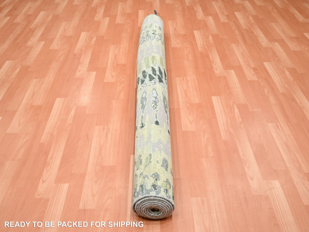 Modern / Contemporary hand-knotted silk rug in Green, 5'1" x 7'3", SKU O075477
