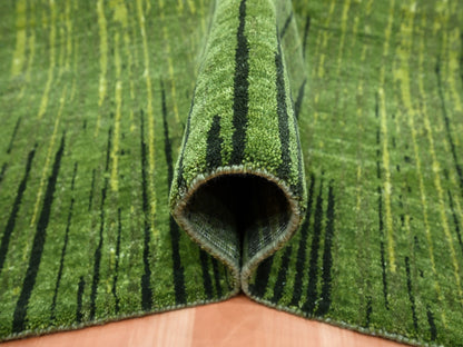 Modern / Contemporary hand-knotted wool rug in Green, 8'2" x 10'3", SKU O075515
