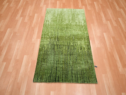 Modern / Contemporary hand-knotted wool rug in Green, 3'0" x 5'3", SKU O075517