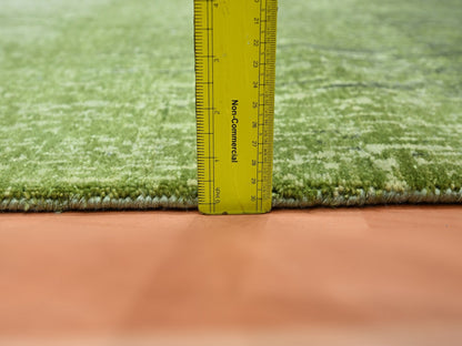 Modern / Contemporary hand-knotted wool rug in Green, 3'0" x 5'3", SKU O075517