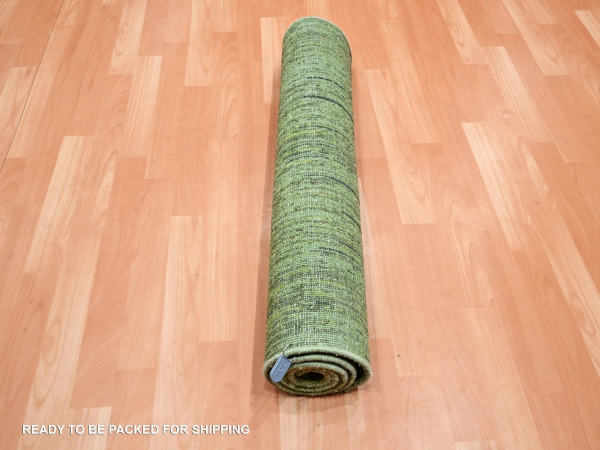 Modern / Contemporary hand-knotted wool rug in Green, 3'0" x 5'3", SKU O075517