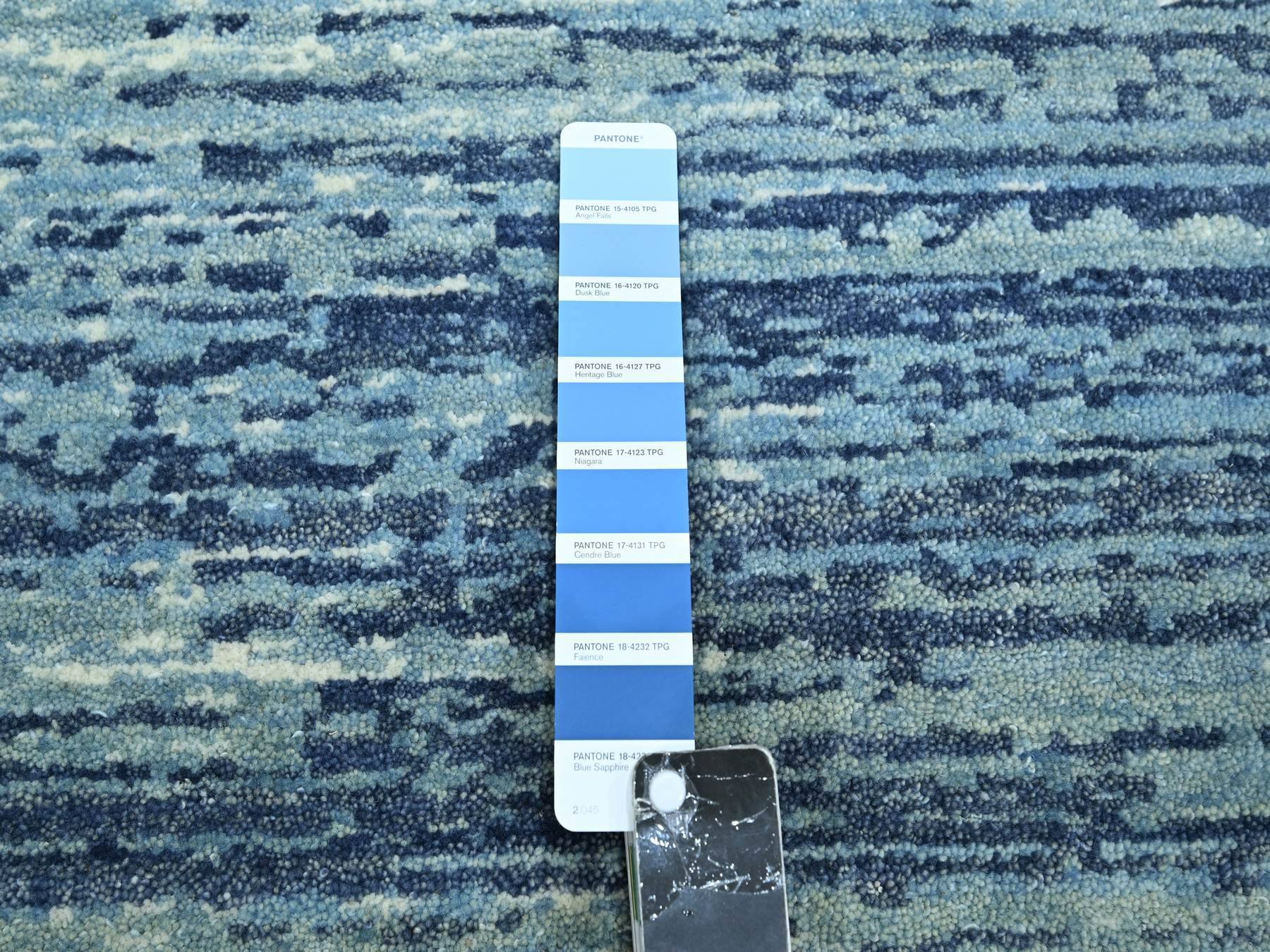 Modern / Contemporary hand-knotted wool rug in Blue, 8'1" x 10'4", SKU O075519