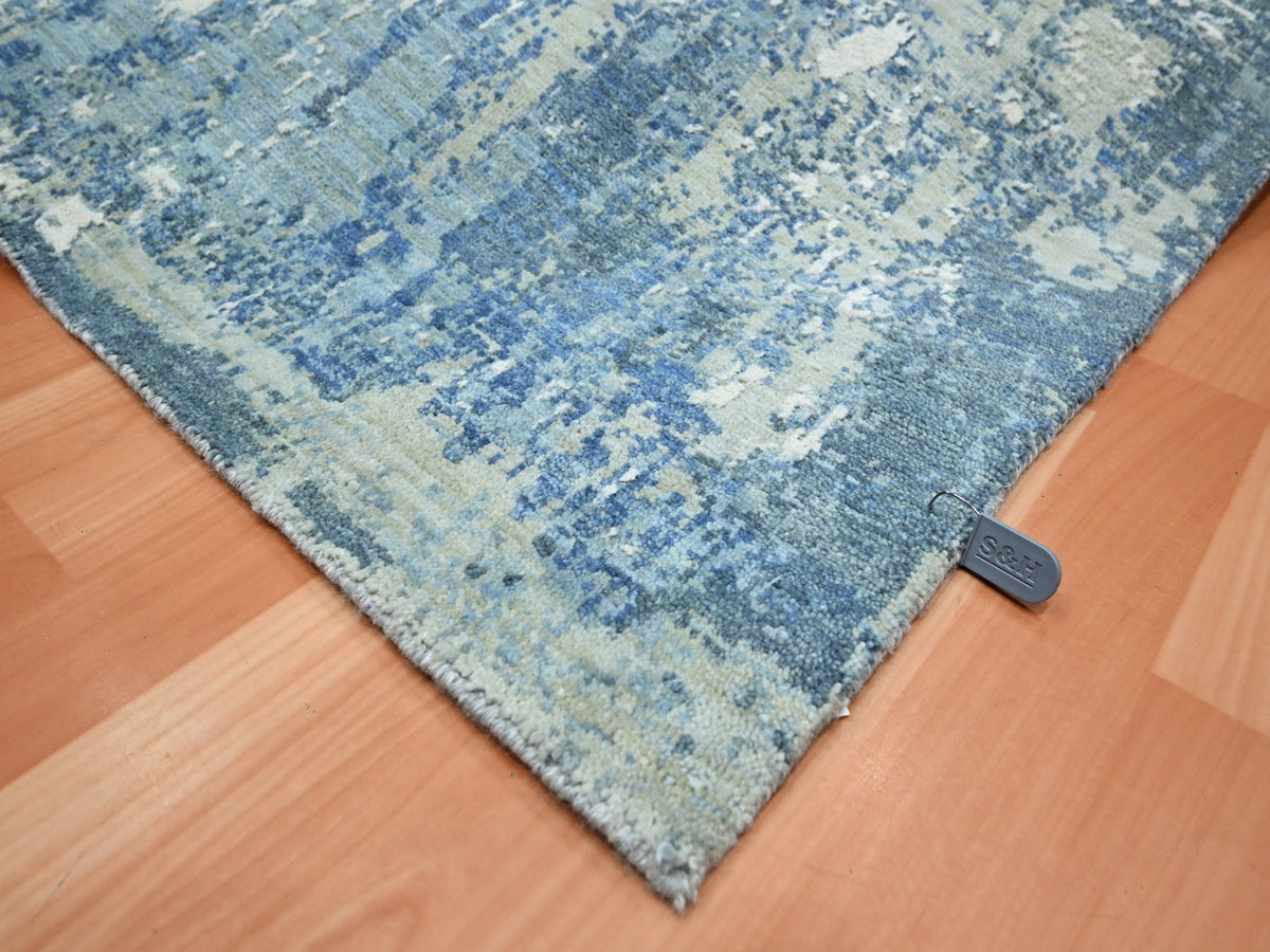 Modern / Contemporary hand-knotted wool/silk rug in Blue, 8'1" x 10'0", SKU O075532