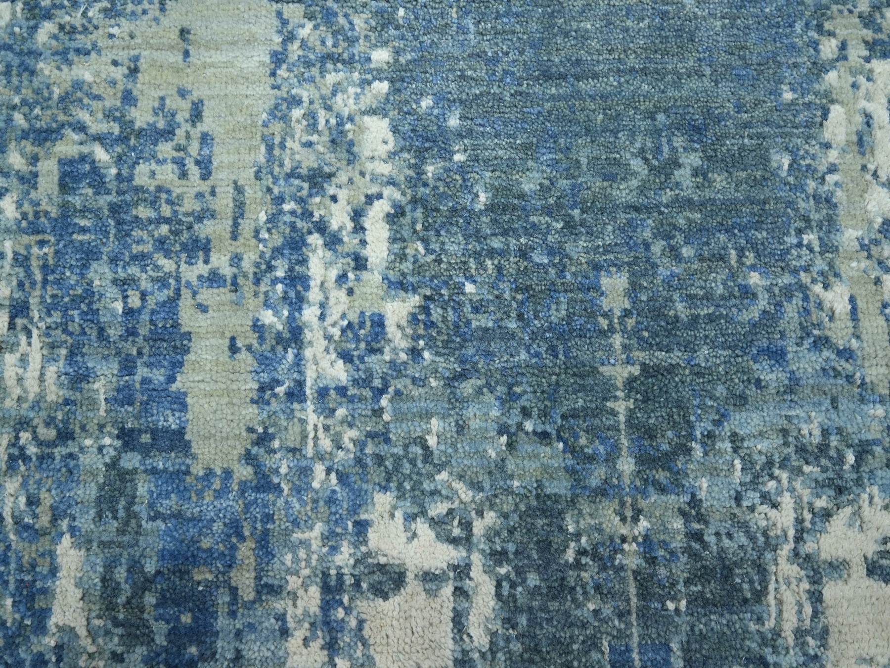 Modern / Contemporary hand-knotted wool/silk rug in Blue, 8'1" x 10'0", SKU O075532