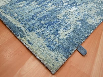 Modern / Contemporary hand-knotted wool/silk rug in Blue, 6'0" x 9'2", SKU O075534