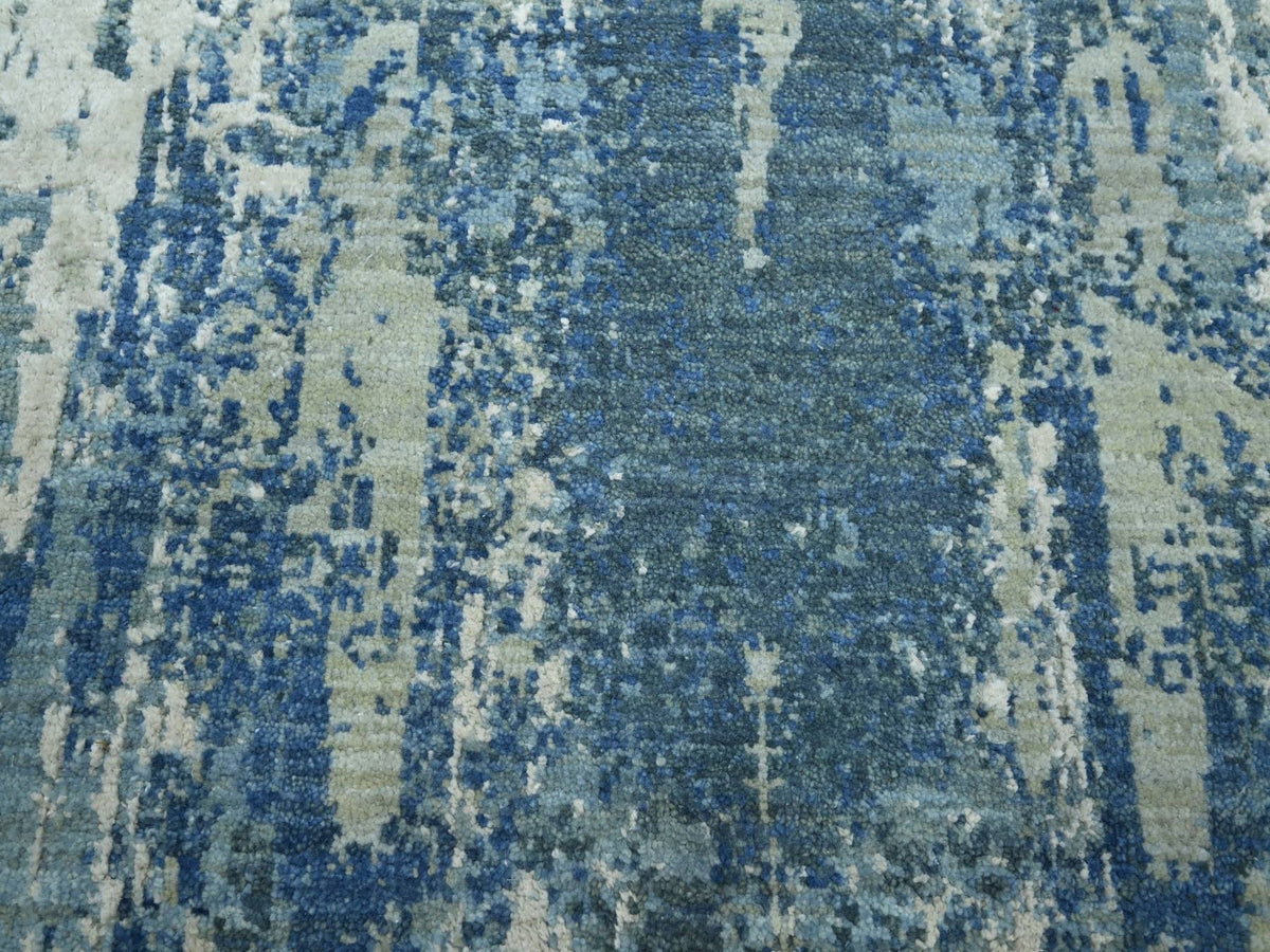 Modern / Contemporary hand-knotted wool/silk rug in Blue, 6'0" x 9'2", SKU O075534