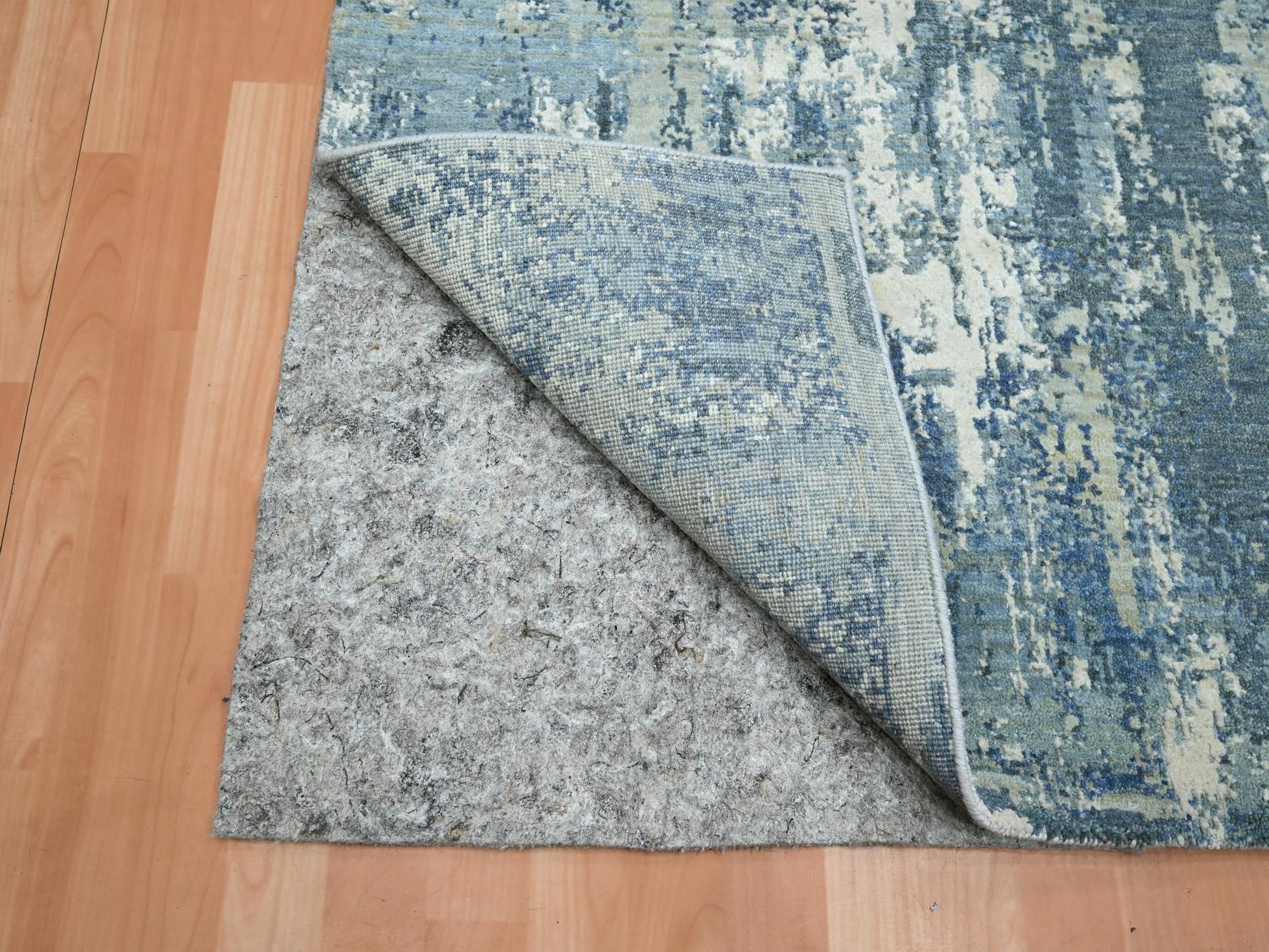 Modern / Contemporary hand-knotted wool/silk rug in Blue, 4'1" x 6'2", SKU O075535