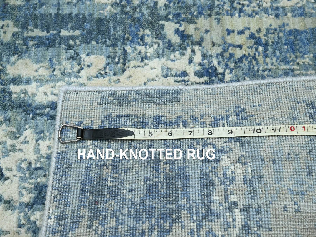 Modern / Contemporary hand-knotted wool/silk rug in Blue, 4'1" x 6'2", SKU O075535