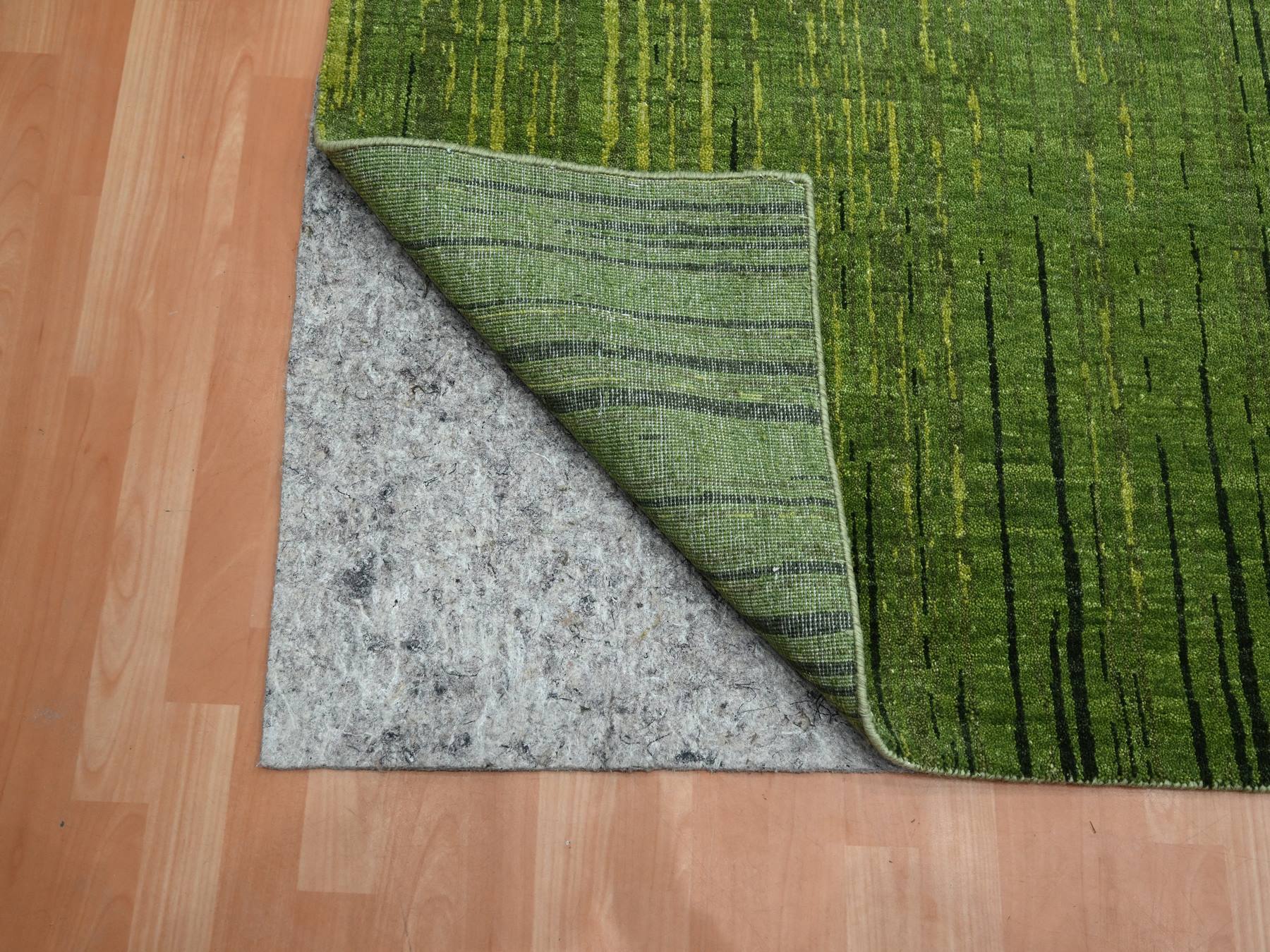 Modern / Contemporary hand-knotted wool rug in Green, 12'2" x 15'0", SKU O075541