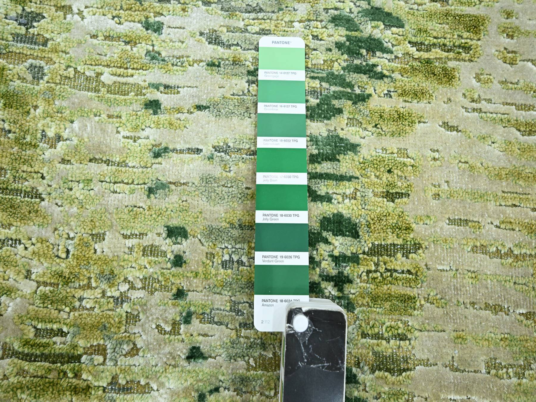 Modern / Contemporary hand-knotted silk runner in Green, 2'5" x 8'3", SKU O075548