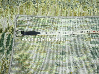 Green 2'5" x 8'3" Modern / Contemporary Hand knotted Silk Rug - Sku: O075548