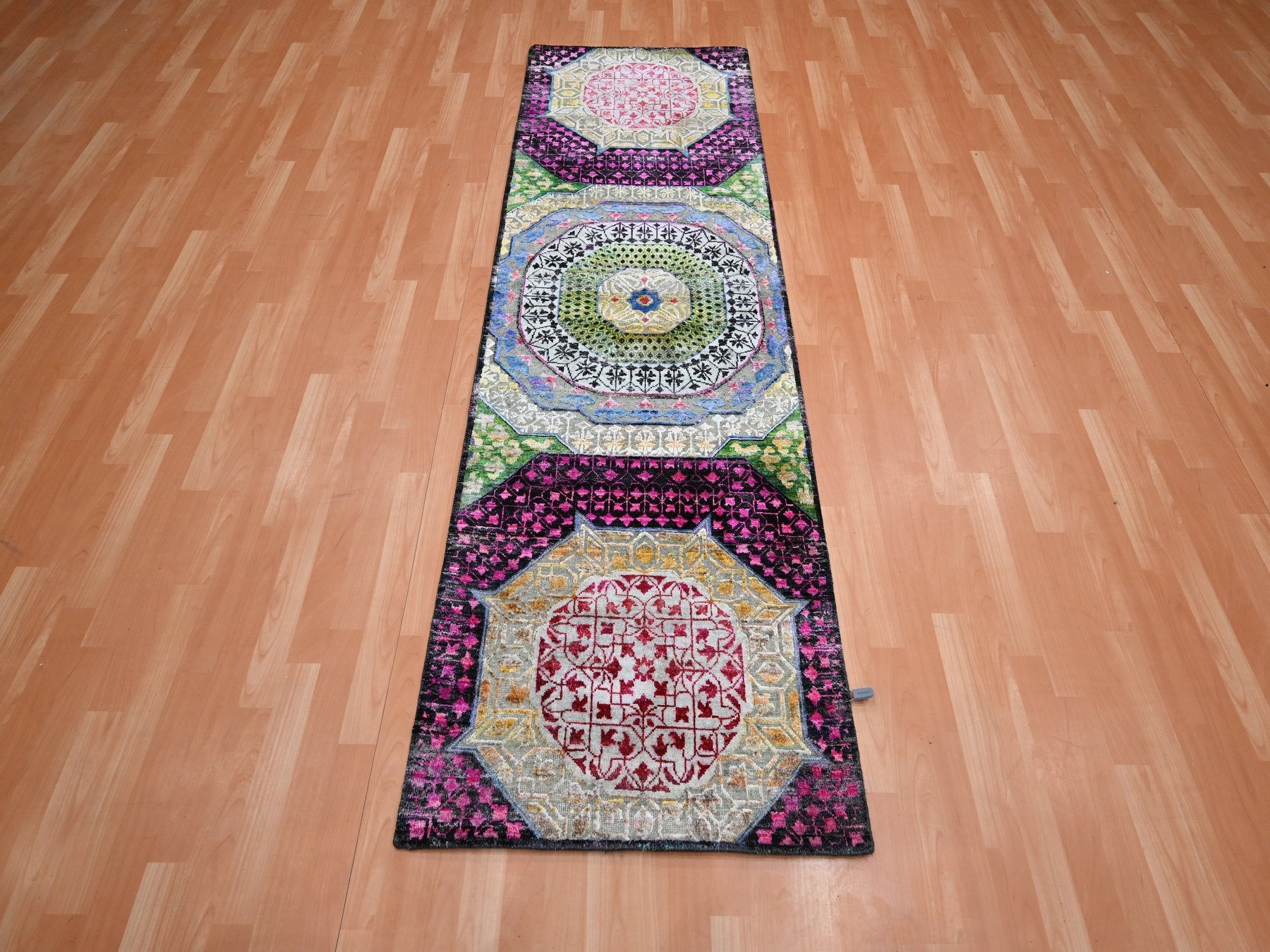 Mamluk Mamluk hand-knotted wool/silk runner in Red, 2'9" x 8'1" — SKU O075555 (view 2)