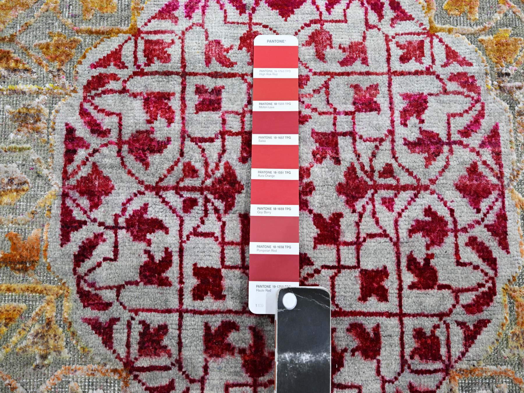 Mamluk Mamluk hand-knotted wool/silk runner in Red, 2'9" x 8'1" — SKU O075555 (view 4)