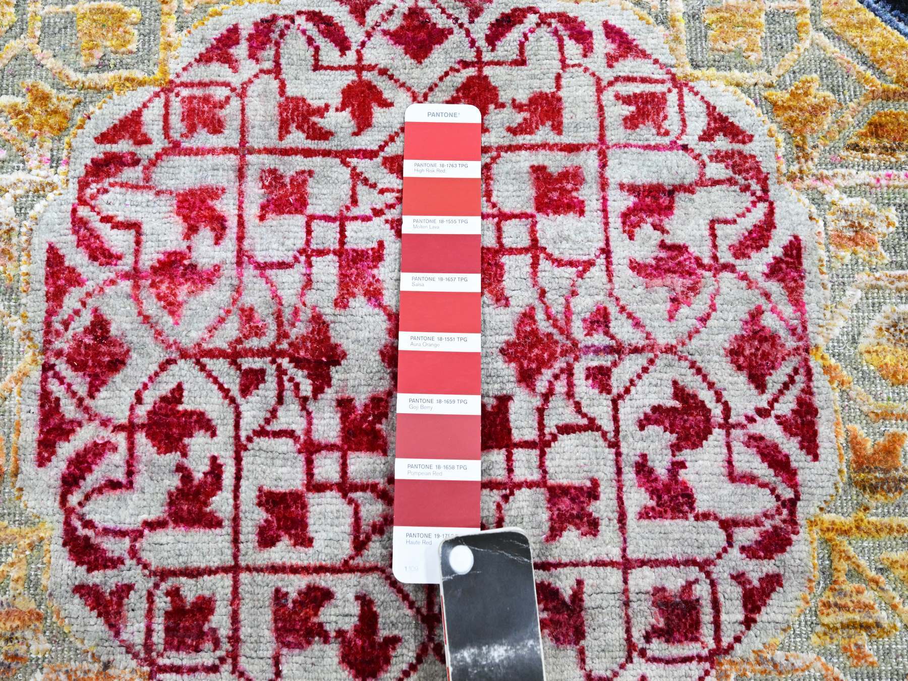 Mamluk Mamluk hand-knotted wool/silk runner in Red, 2'8" x 8'1" — SKU O075556 (view 4)