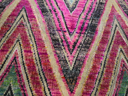 Modern / Contemporary hand-knotted wool/silk rug in Pink, 11'8" x 11'9" — SKU O075567 (view 8)