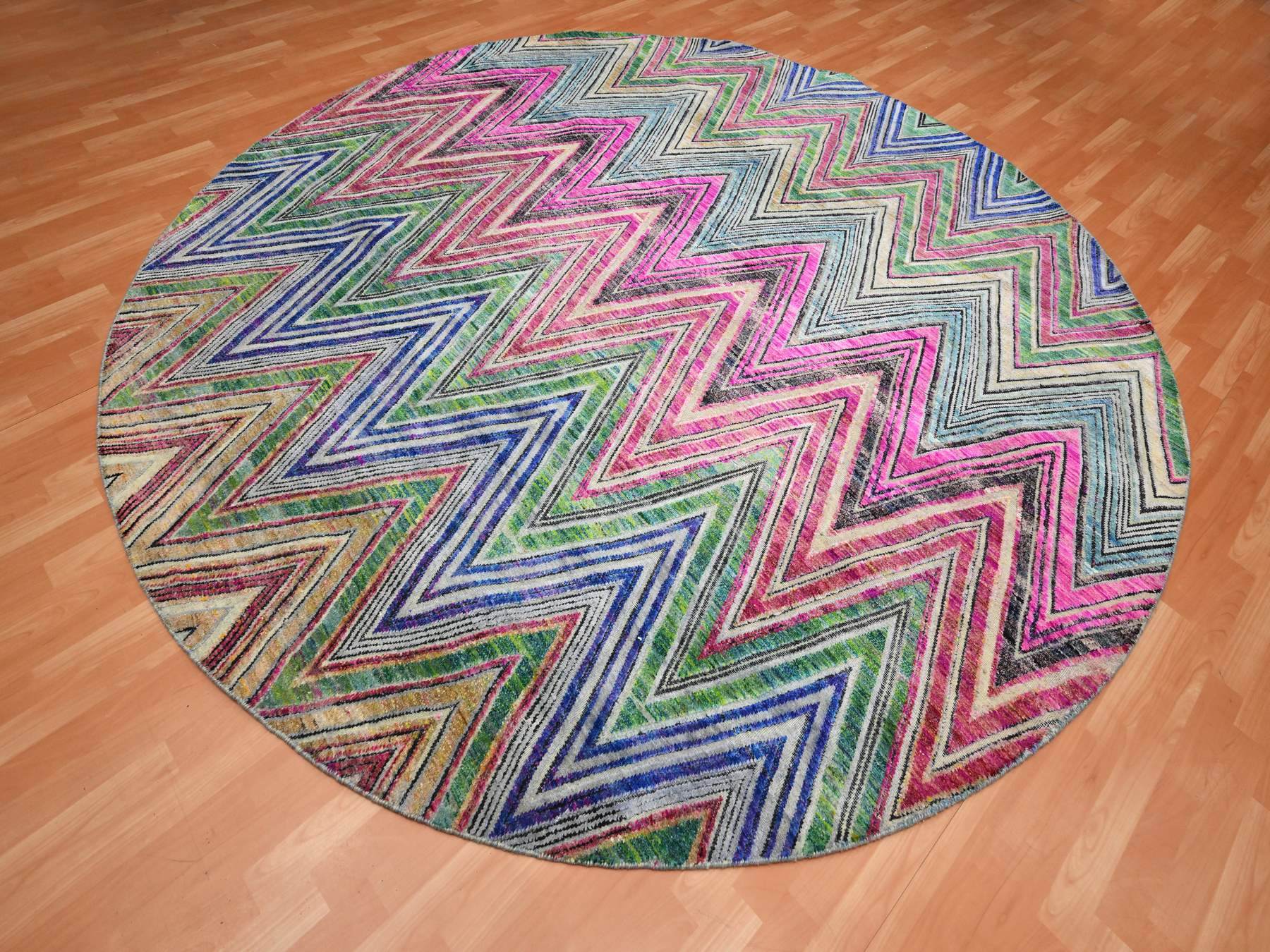 Modern / Contemporary hand-knotted wool/silk rug in Pink, 9'8" x 9'10" — SKU O075568 (view 3)