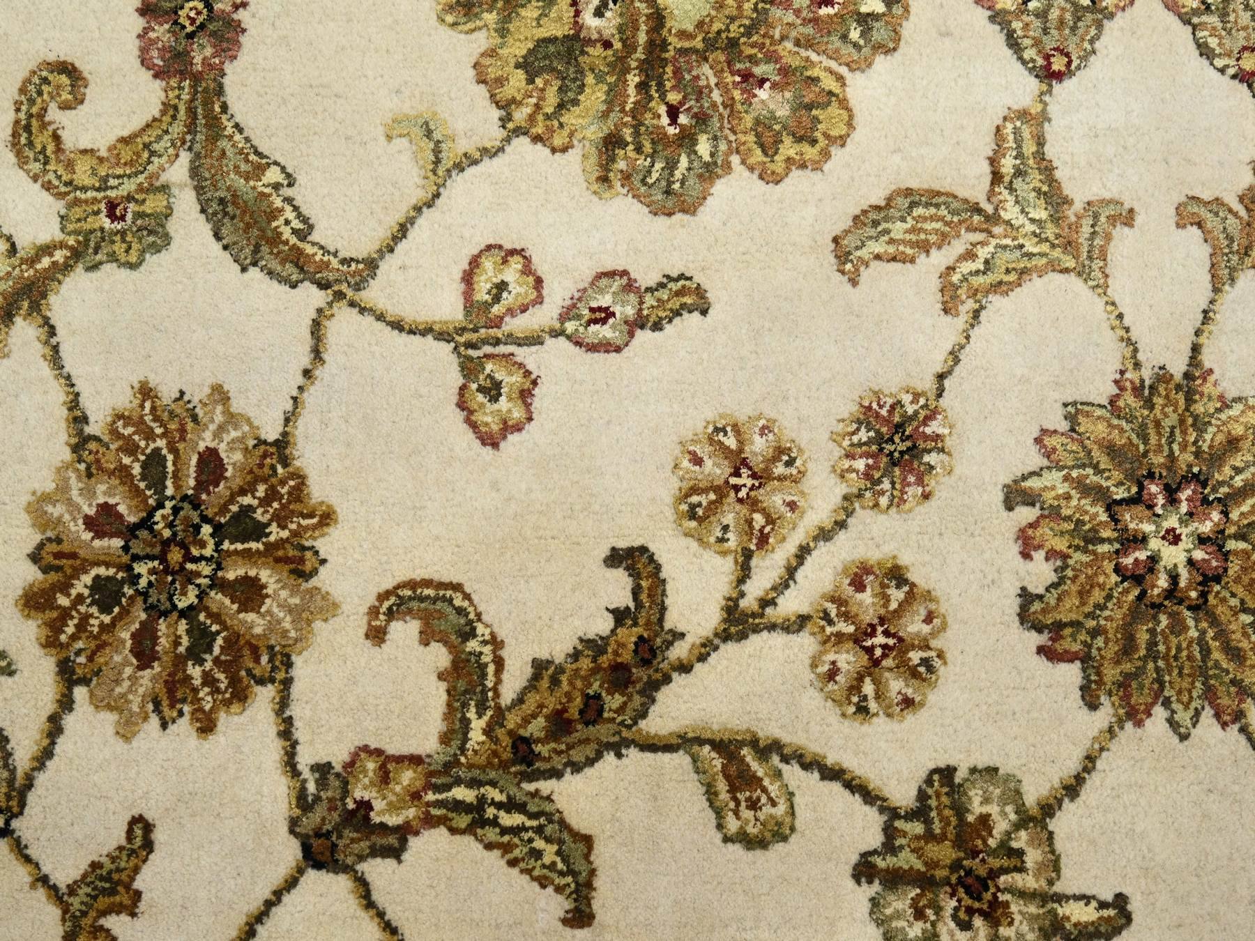 Rajasthan Rajasthan hand-knotted wool/silk rug in Ivory & Beige, 7'8" x 10' — SKU O075589 (view 8)