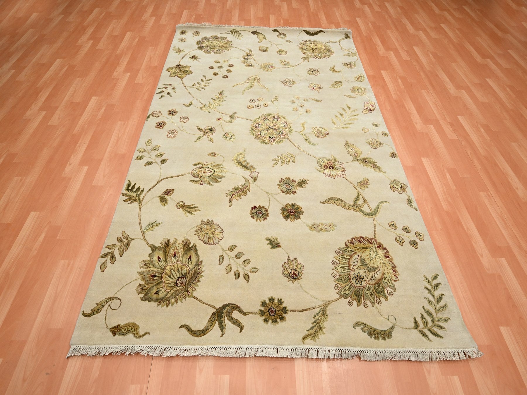 Rajasthan hand-knotted wool/silk rug in Ivory, 5'11" x 8'11" — SKU O075600 (view 2)