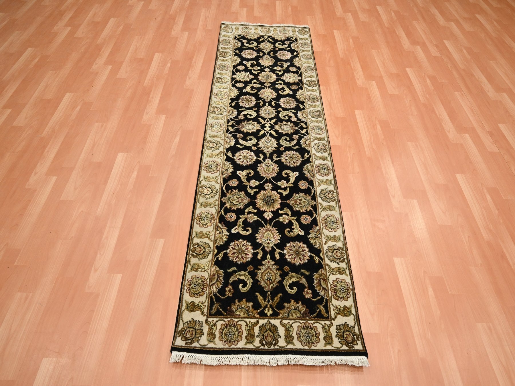 Rajasthan Rajasthan hand-knotted wool/silk runner in Black & Ivory, 2'6" x 8' — SKU O075619 (view 2)