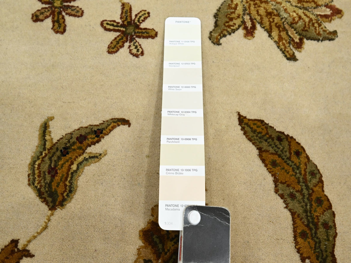 Rajasthan hand-knotted wool/silk rug in Ivory, 4' x 5'11" — SKU O075631 (view 4)
