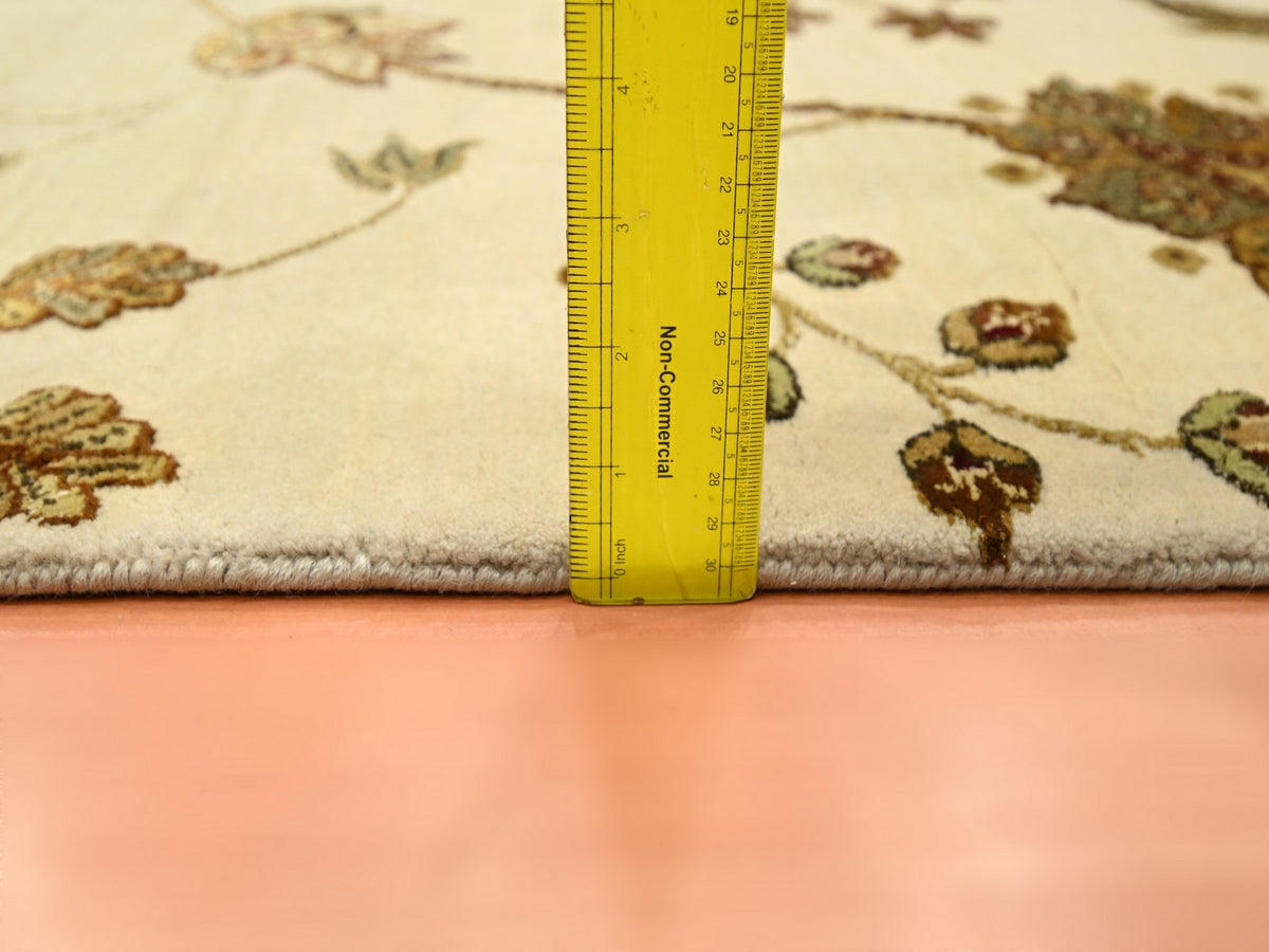 Rajasthan hand-knotted wool/silk rug in Ivory, 4' x 5'11" — SKU O075631 (view 6)