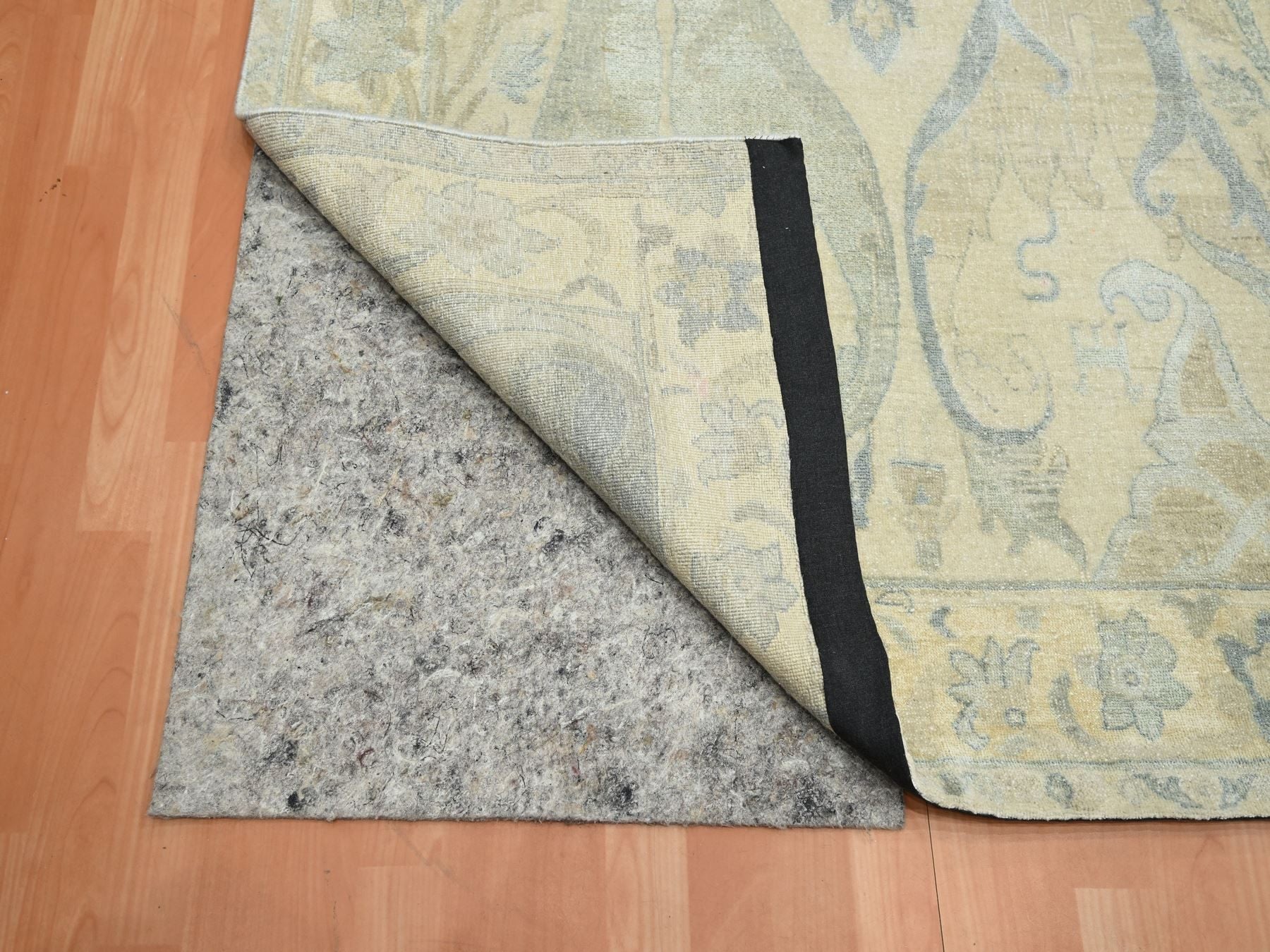 Oushak hand-knotted wool/silk rug in Ivory, 8'10" x 12'1" — SKU O075637 (view 4)